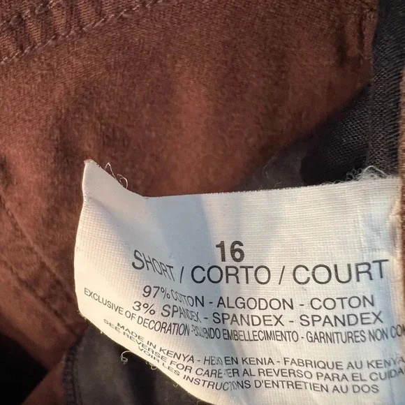 Gloria Vanderbilt, 16S, five pocket w/ logo button zip front, straight leg jean - Picture 8 of 8